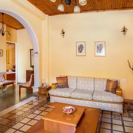 Eleni's Traditional House In Agrafi Agrafoi