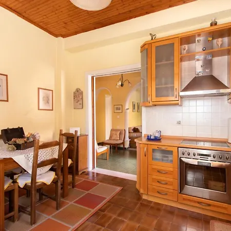 Eleni's Traditional House In Agrafi Agrafoi