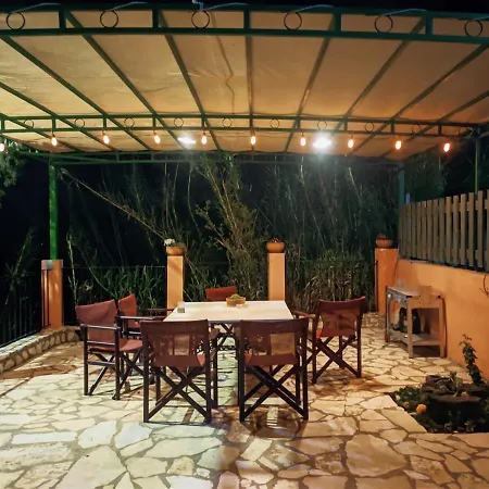 Eleni's Traditional House In Agrafi Agrafoi