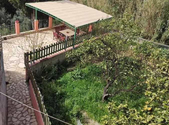 Casa Rondine Agrafoi